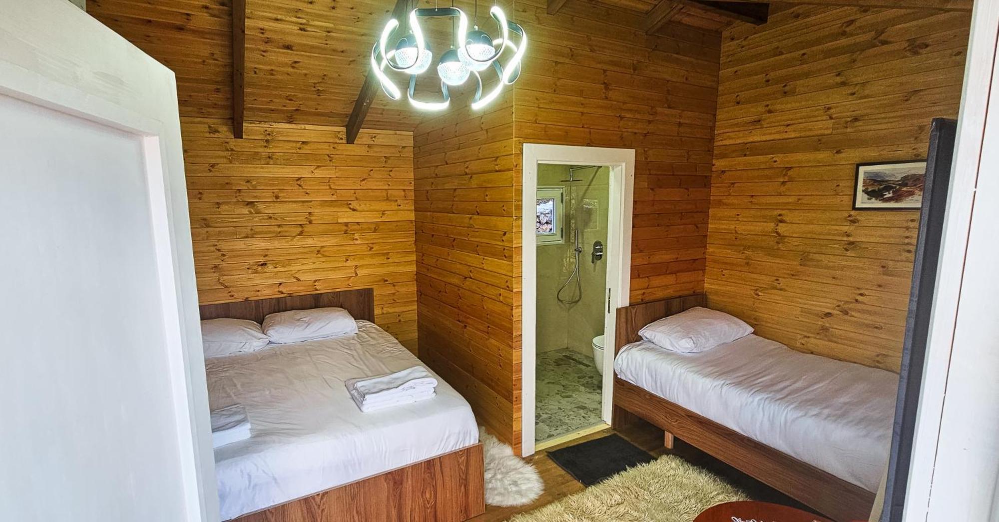 Pensjonat Bujtina Shpella E Plakes Cercan Librazhet